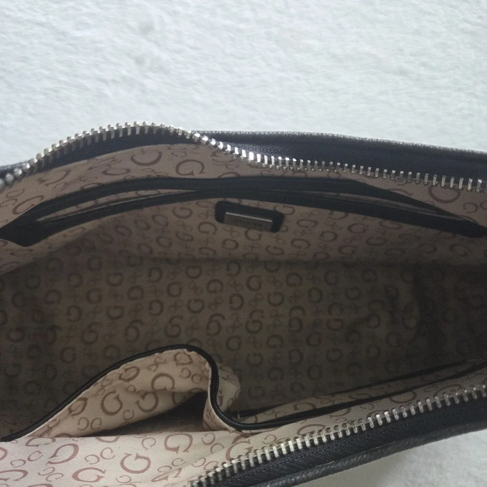 Guess Carris Hobo Shoulder Bag Purse NWOT